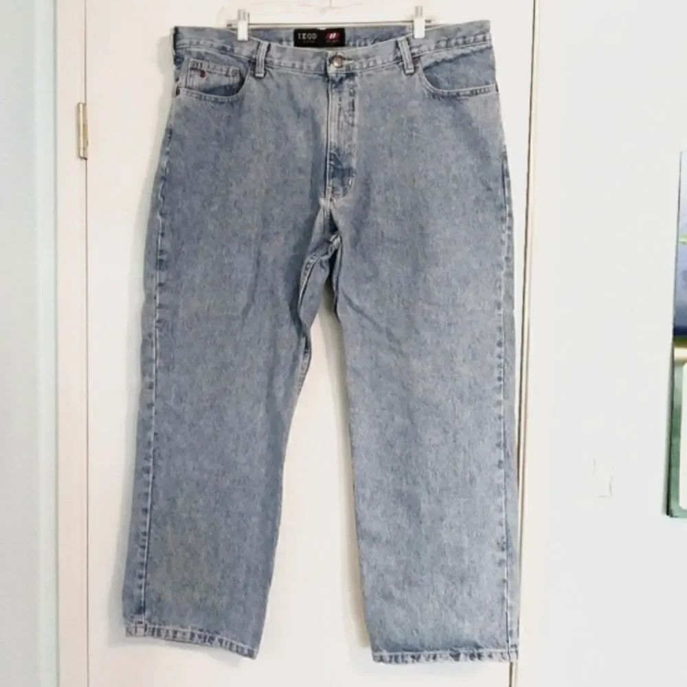 42x30 Izod Men's Light Wash Relaxed Fit Jeans